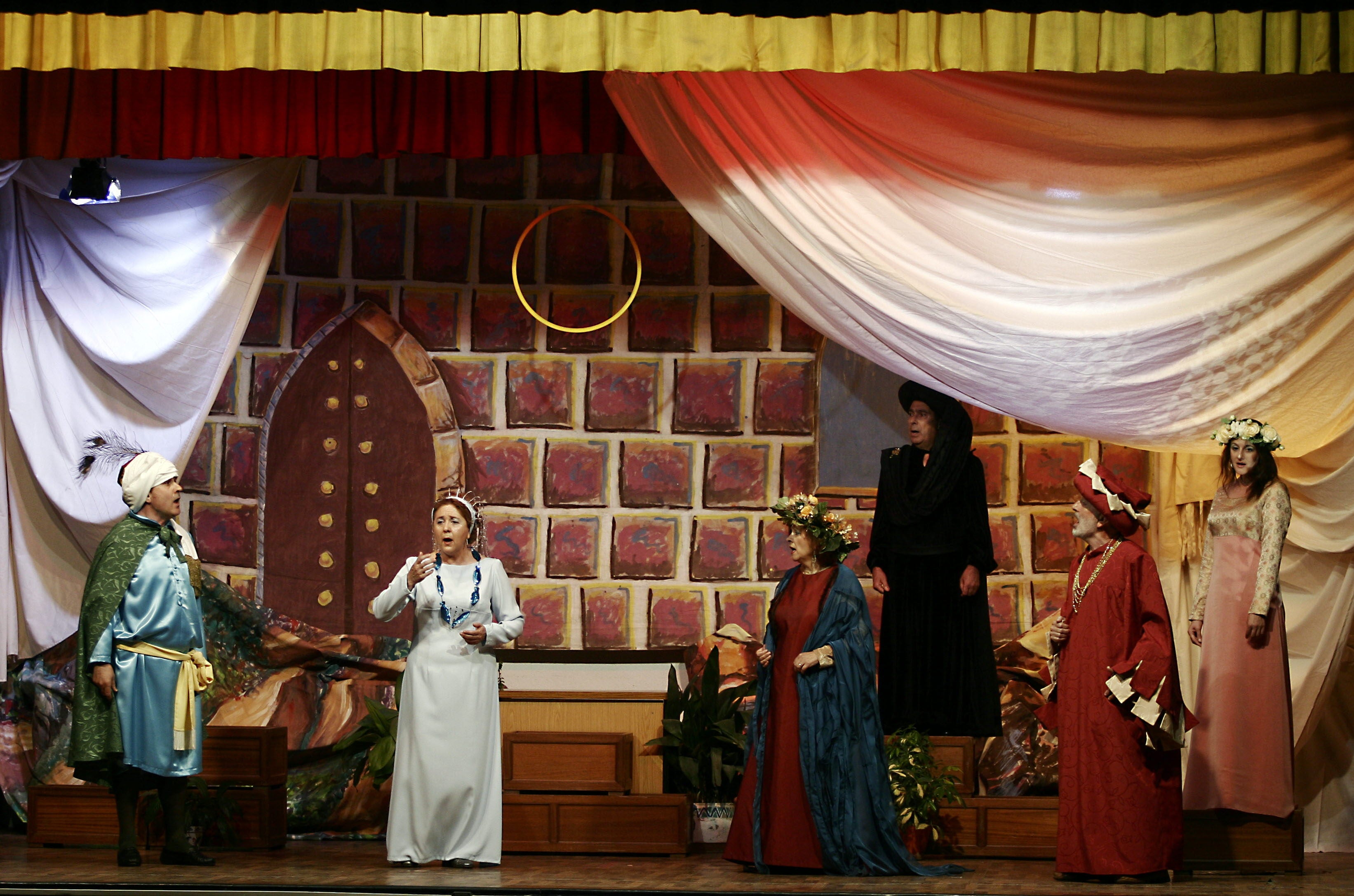 Escena del auto sacramental ' El castillo de Dios' de Manuel Benítez.