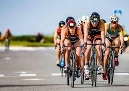 Roquetas de Mar se convierte mañana en el centro del triatlón nacional.