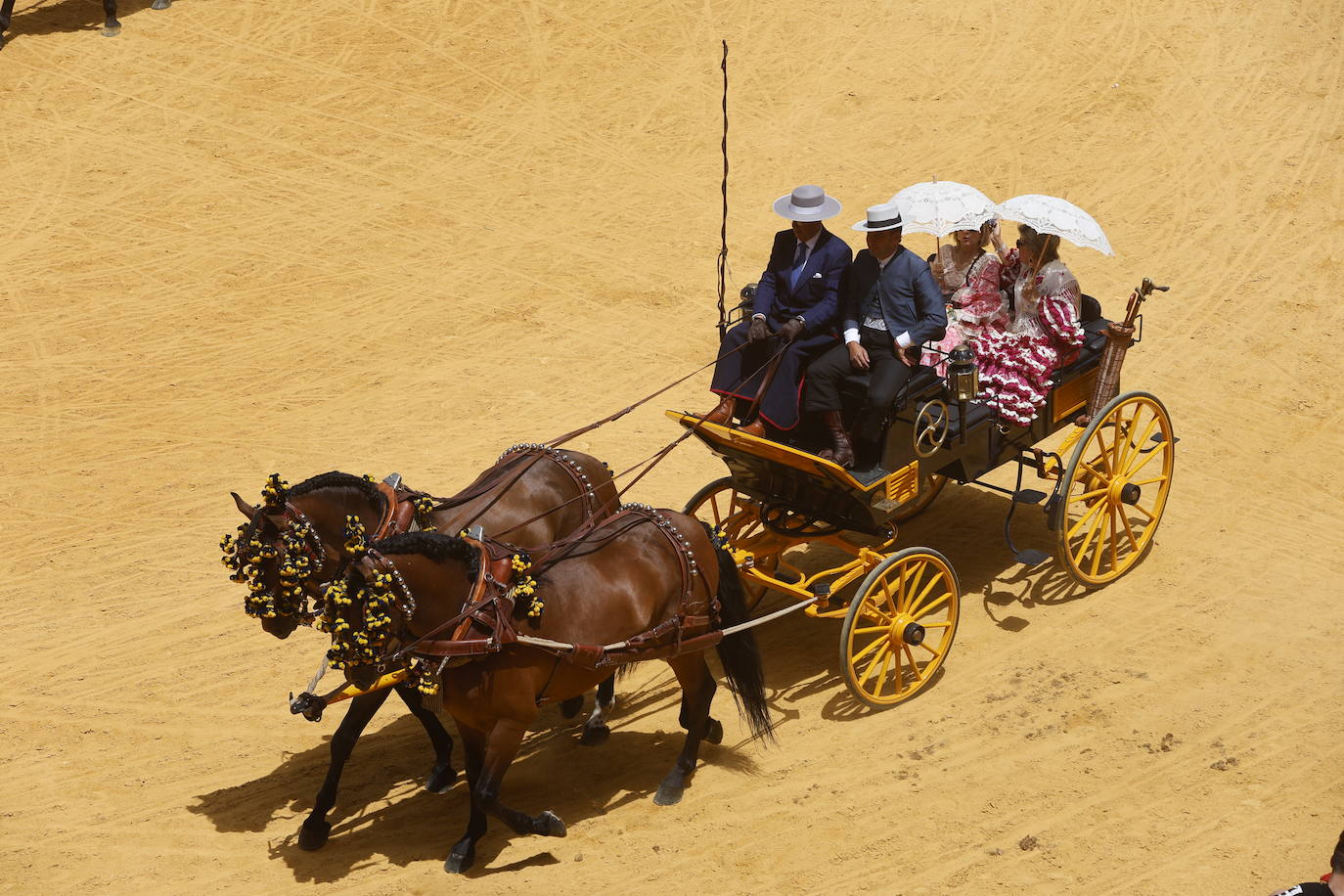 Espectaculares imágenes de los enganches en la plaza de toros de Granada