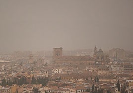 Avisos por calima, tormentas y calor extremo en Andalucía.