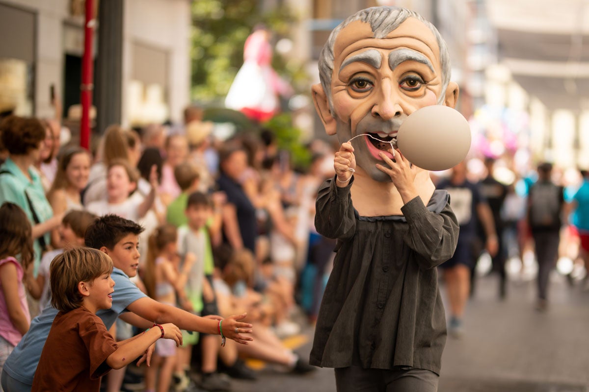 El desfile de la Tarasca de Granada, en imágenes