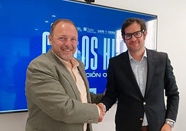 Luis Vera le dio la bienvenida Carlos Hita Borrego, nuevo director general del Linares Deportivo SAD.