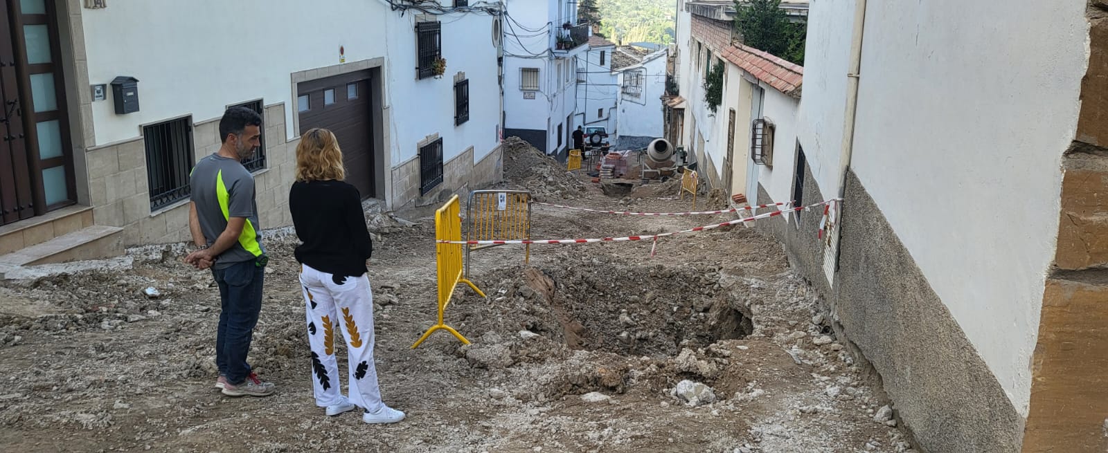 Actuación en calles de Cazorla con cargo al Programa de Fomento de Empleo Agrario (PFEA).