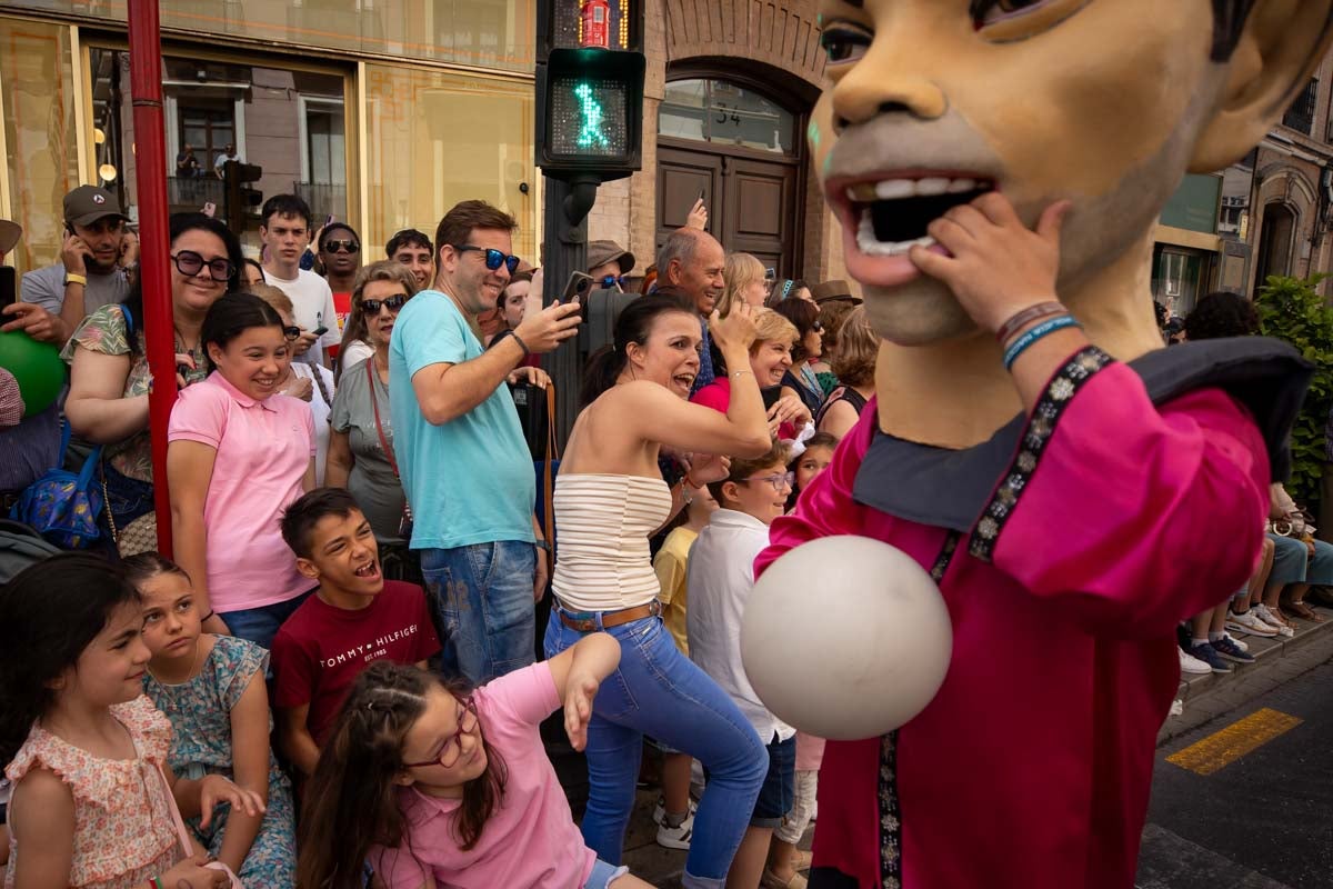 El desfile de la Tarasca de Granada, en imágenes