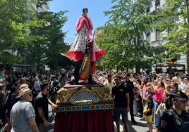 Así ha sido el desfile de la Tarasca por las calles de Granada