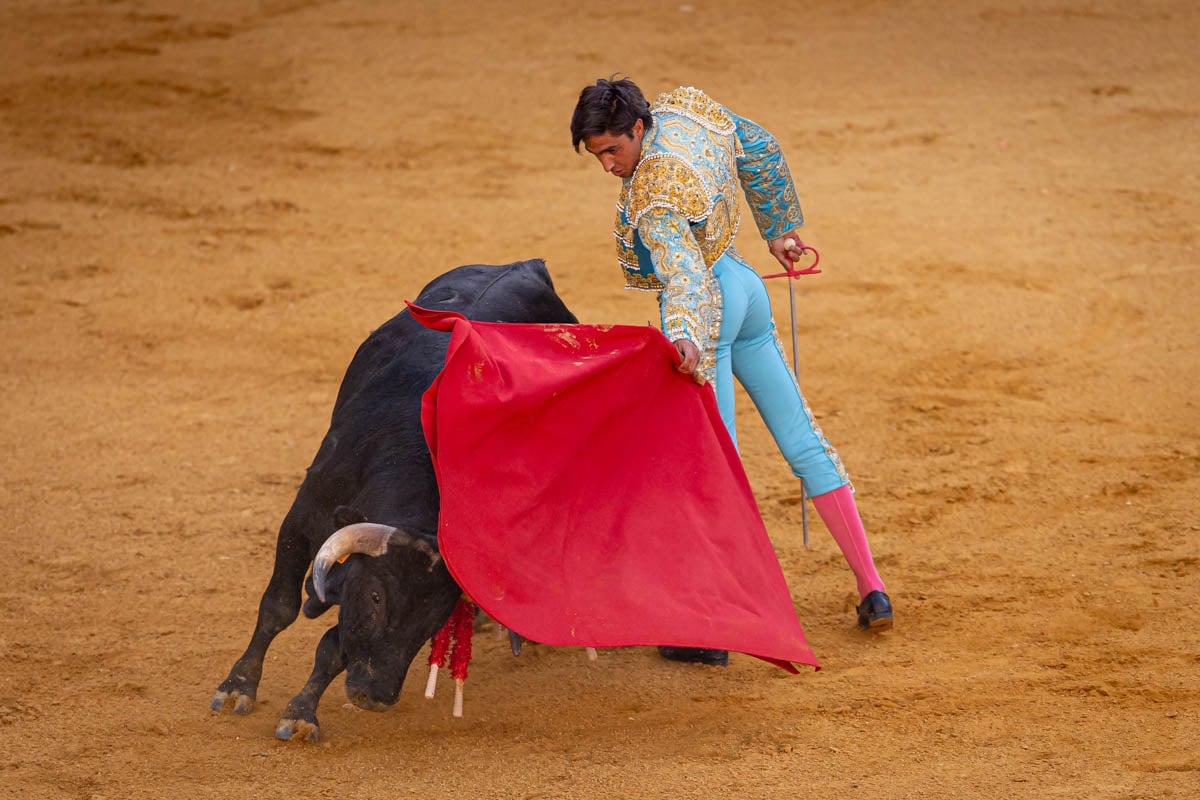 Rafael Fandila torea al natural.