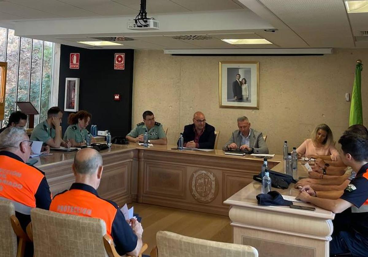 Junta Local de Seguridad Ciudadana de cara al Festival Internacional del Aire El Yelmo.