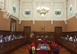 Diputados y diputadas que asistieron al pleno de la Diputación.