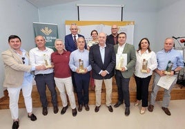 Foto de familia de los galardonados con los Premios Ardilla este año.