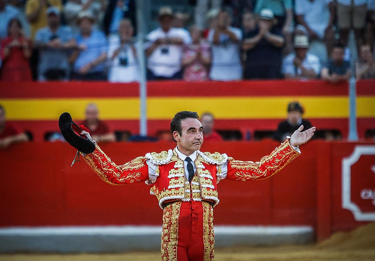 Ponce se despide, emocionado, de Granada.