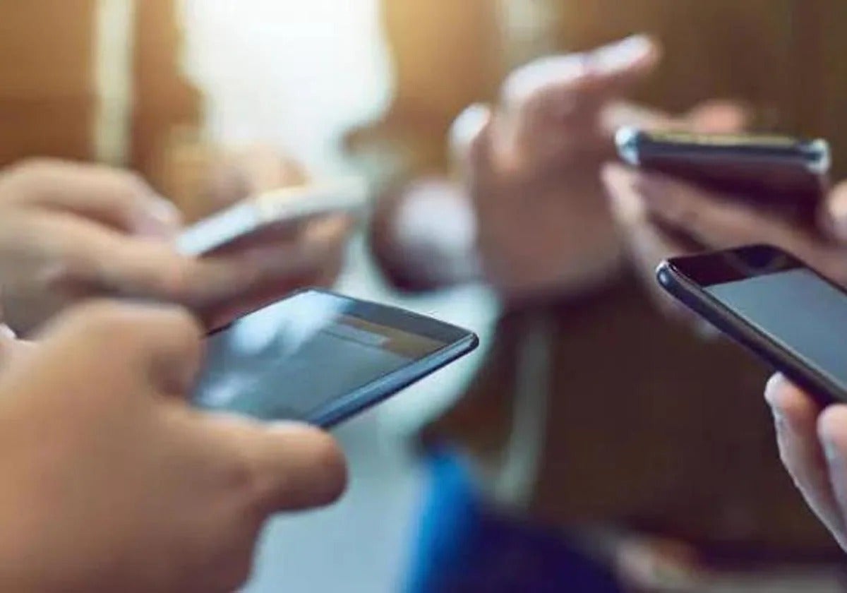 La futura ley del menor impondrá control parental en todos los móviles