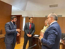 El consejero de Justicia, Administración Local y Función Pública, José Antonio Nieto, ha visitado hoy los juzgados de Guadix.