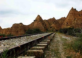 Una vía de ferrocarril en Guadix.