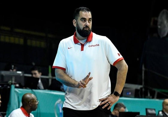 Ramón Díaz, durante el partido entre Canadá y Puerto Rico.