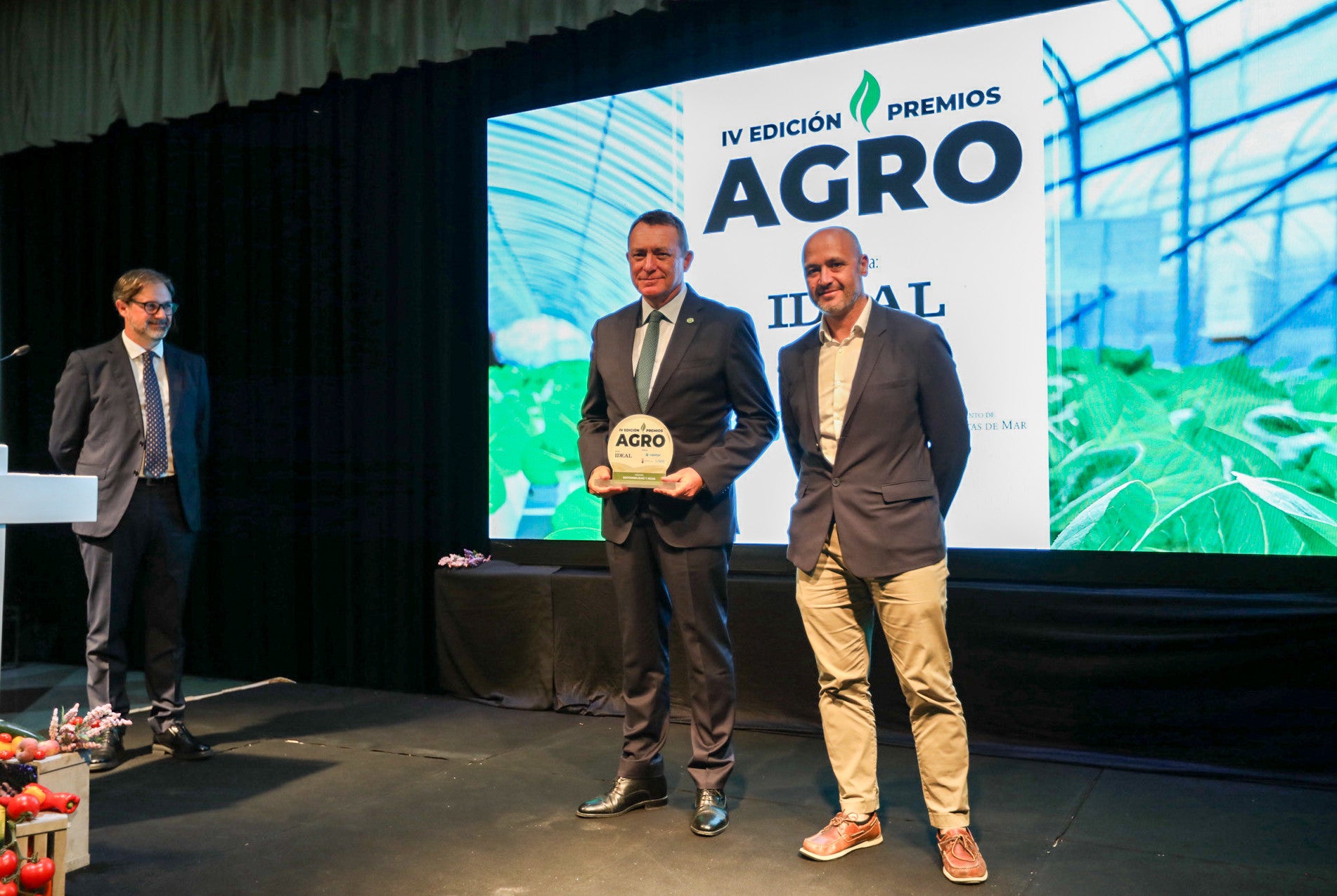 Eutimio Gómez, de Aqualia - Servicios Hídricos Agricultura Ciudad, con José Manuel Escobar, de LQA Thinking Organic.