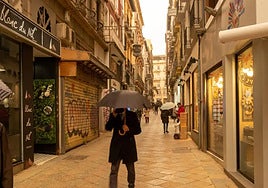 La calima invade Andalucía con tormentas y lluvias de barro.