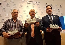 Tres reproducciones de la Santa Cena recuerdan al escultor Espinosa Cuadros