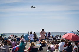 Las imágenes del Festival Aéreo de Motril y el ambiente en la playa