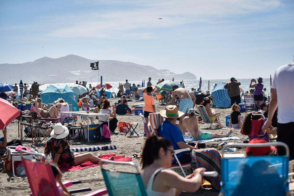 Las imágenes del Festival Aéreo de Motril y el ambiente en la playa