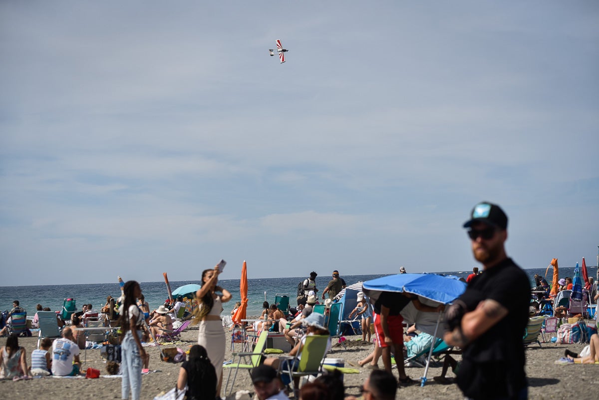 Las imágenes del Festival Aéreo de Motril y el ambiente en la playa