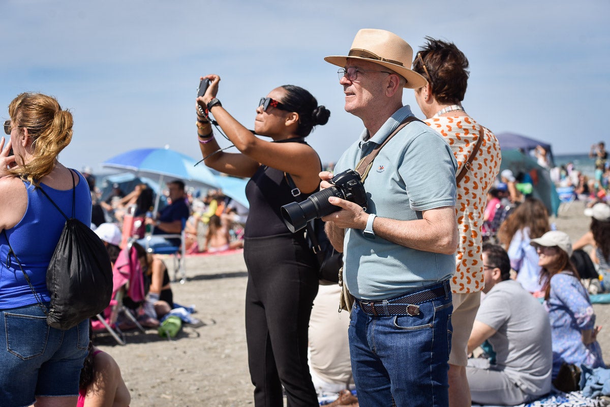 Las imágenes del Festival Aéreo de Motril y el ambiente en la playa