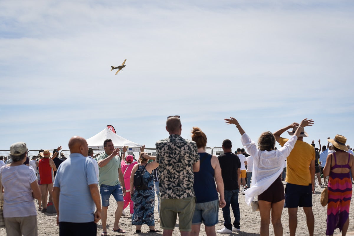 Las imágenes del Festival Aéreo de Motril y el ambiente en la playa