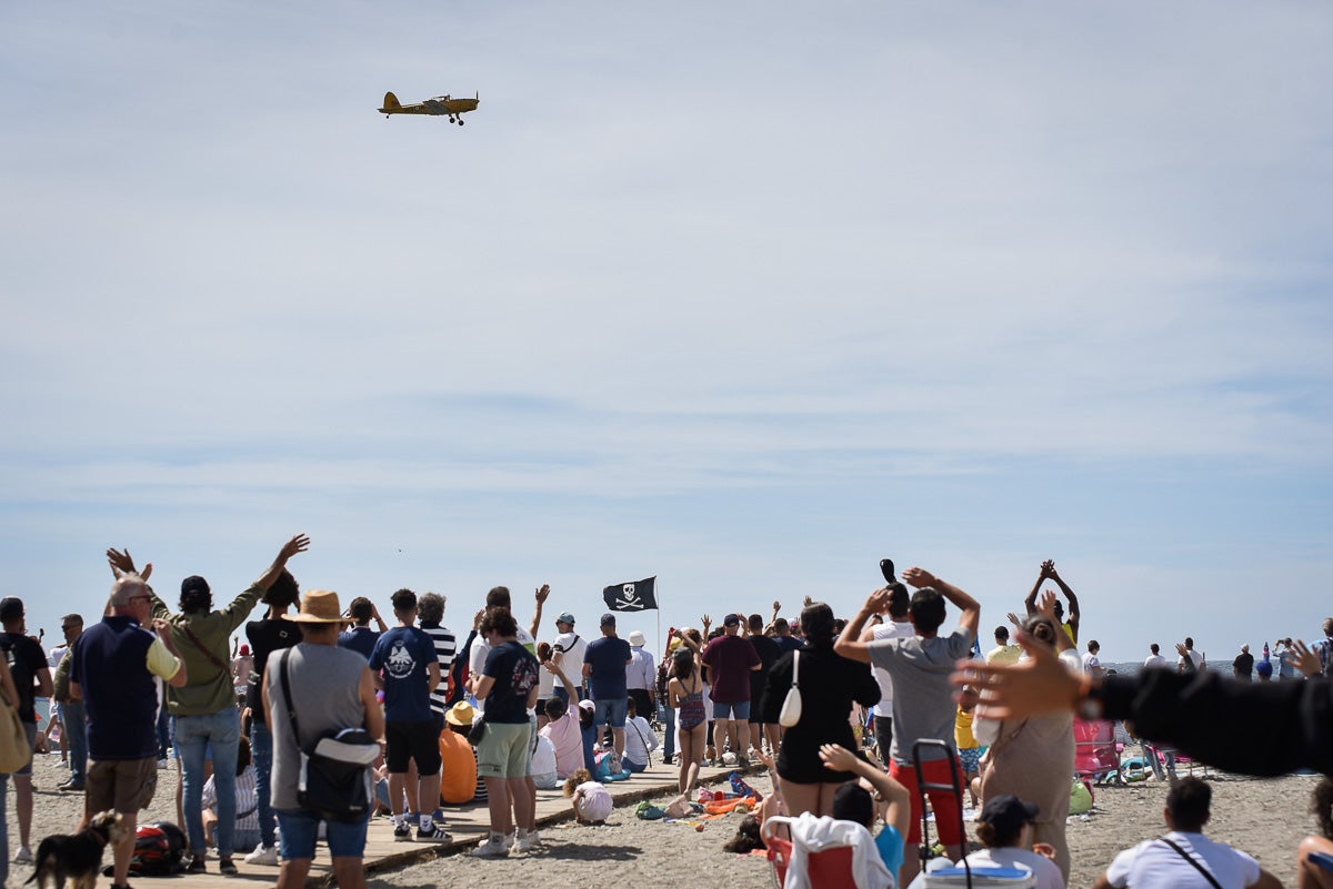 Las imágenes del Festival Aéreo de Motril y el ambiente en la playa