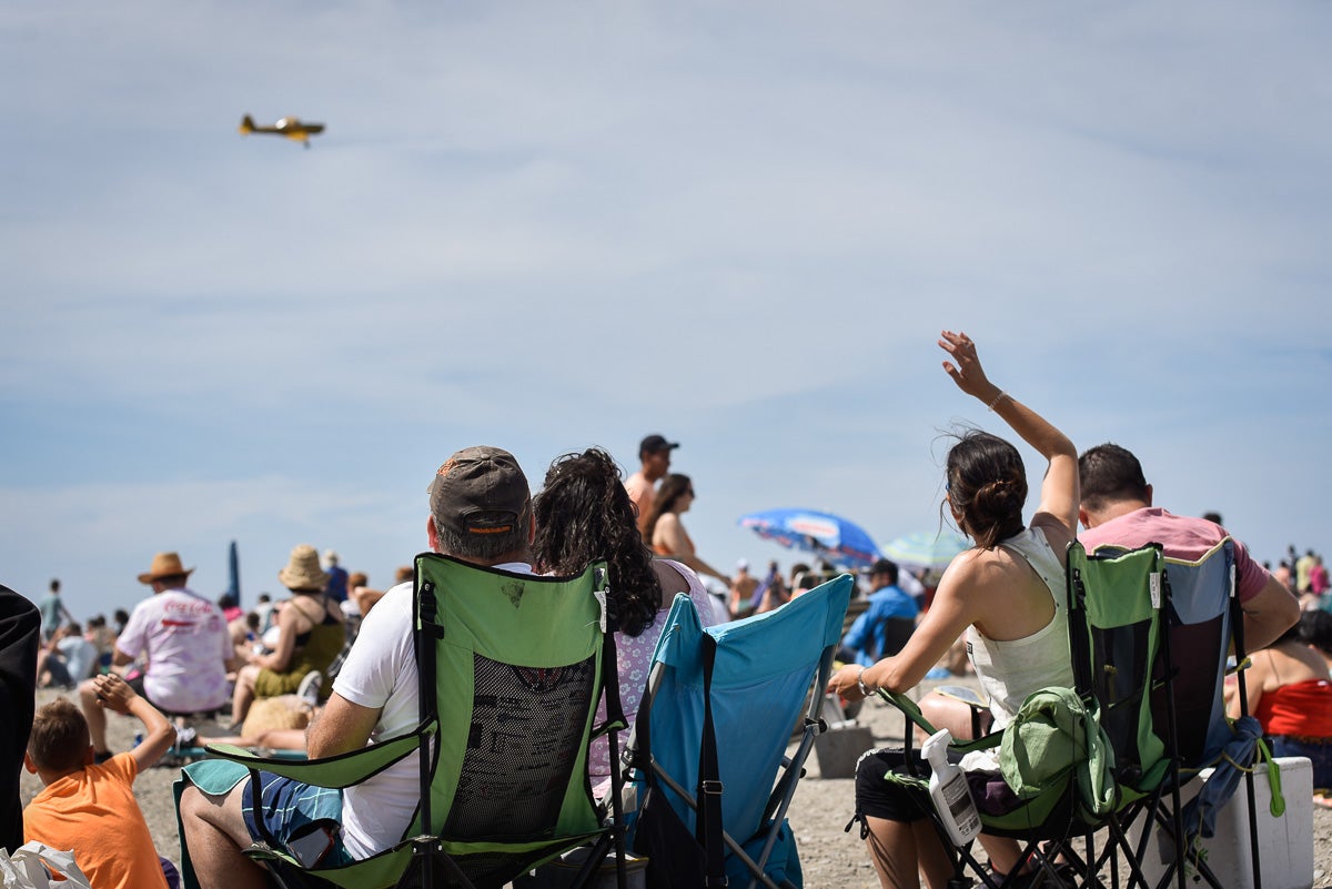 Las imágenes del Festival Aéreo de Motril y el ambiente en la playa