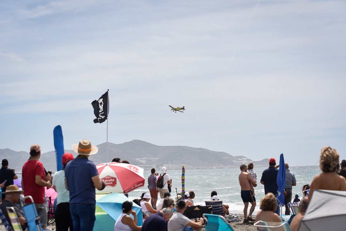 Las imágenes del Festival Aéreo de Motril y el ambiente en la playa