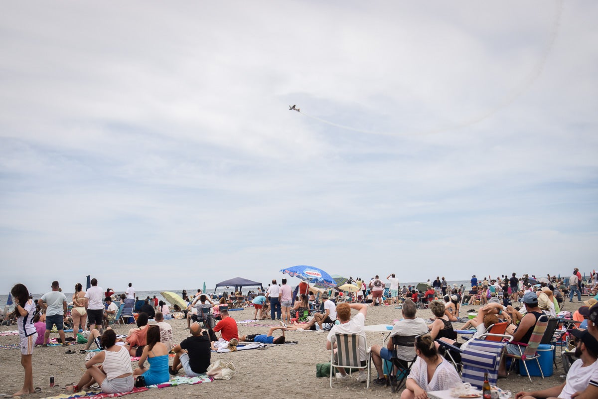 Las imágenes del Festival Aéreo de Motril y el ambiente en la playa