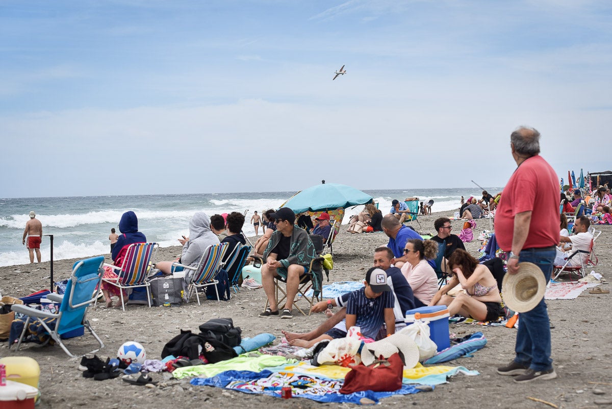 Las imágenes del Festival Aéreo de Motril y el ambiente en la playa