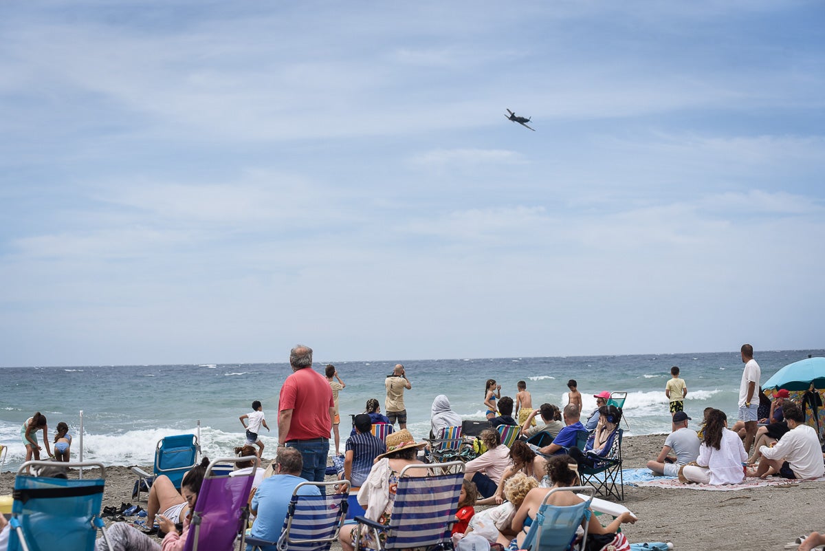 Las imágenes del Festival Aéreo de Motril y el ambiente en la playa