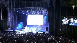 La emotiva versión de Errante con Niños Mutantes en el concierto de Miguel Ríos