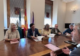 El alcalde y el equipo de gobierno municipal conocen el Plan Director de la Muralla Norte de Jaén.