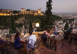 Terraza del restaurante El Huerto de Juan Ranas.