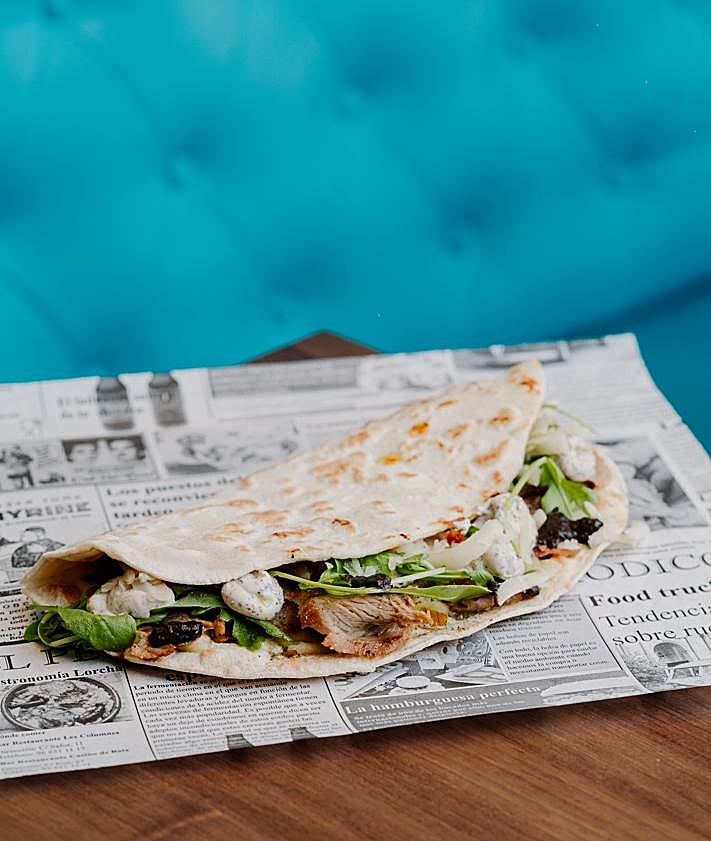 Imagen secundaria 2 - El plato italiano que triunfa en Granada: «Es algo diferente y sorprendente»