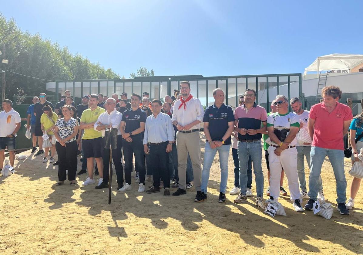 Autoridades, en la inauguración del XIX Congreso Nacional de Toro con Cuerda en Beas de Segura.