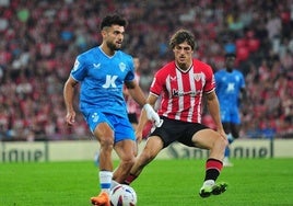 Arnau Puigmal en el partido frente al Athletic Club de Bilbao la pasada reciente 23-24, antes de salir cedido al Elche.