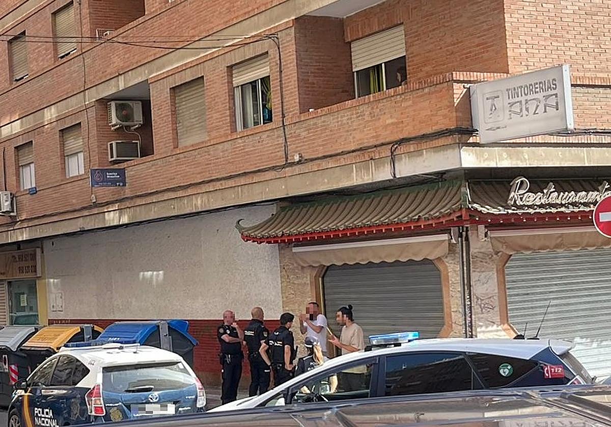 Policía Nacional en la intervención.