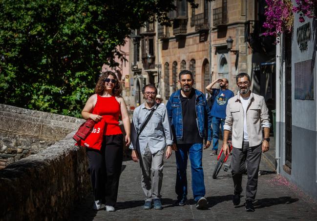 Paseando como Alfredo Landa y Nino Manfredi, por la Carrera del Darro.