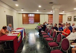 Los pequeños accionistas del Linares Deportivo SAD han unido fuerzas para tener más peso en la entidad minera.