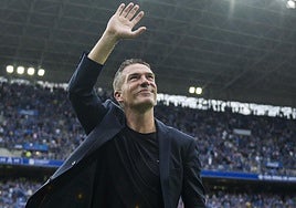 El entrenador del Oviedo, Luis Carrión, pretendido por Las Palmas.