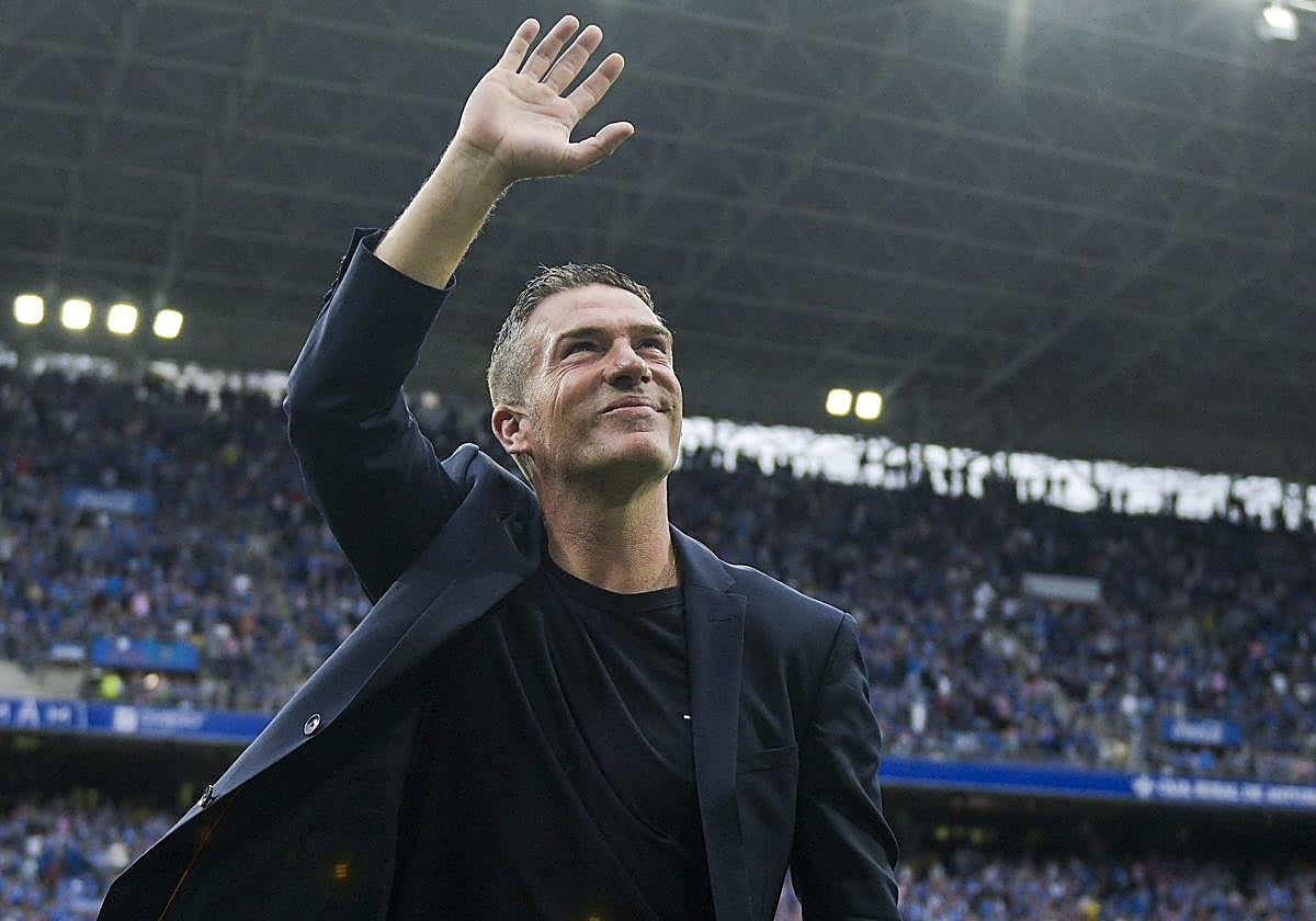 El entrenador del Oviedo, Luis Carrión, pretendido por Las Palmas.