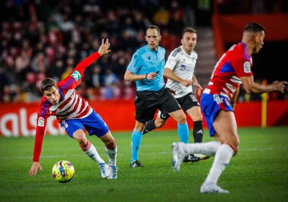 Alberto Soro, durante un partido con el Granada.