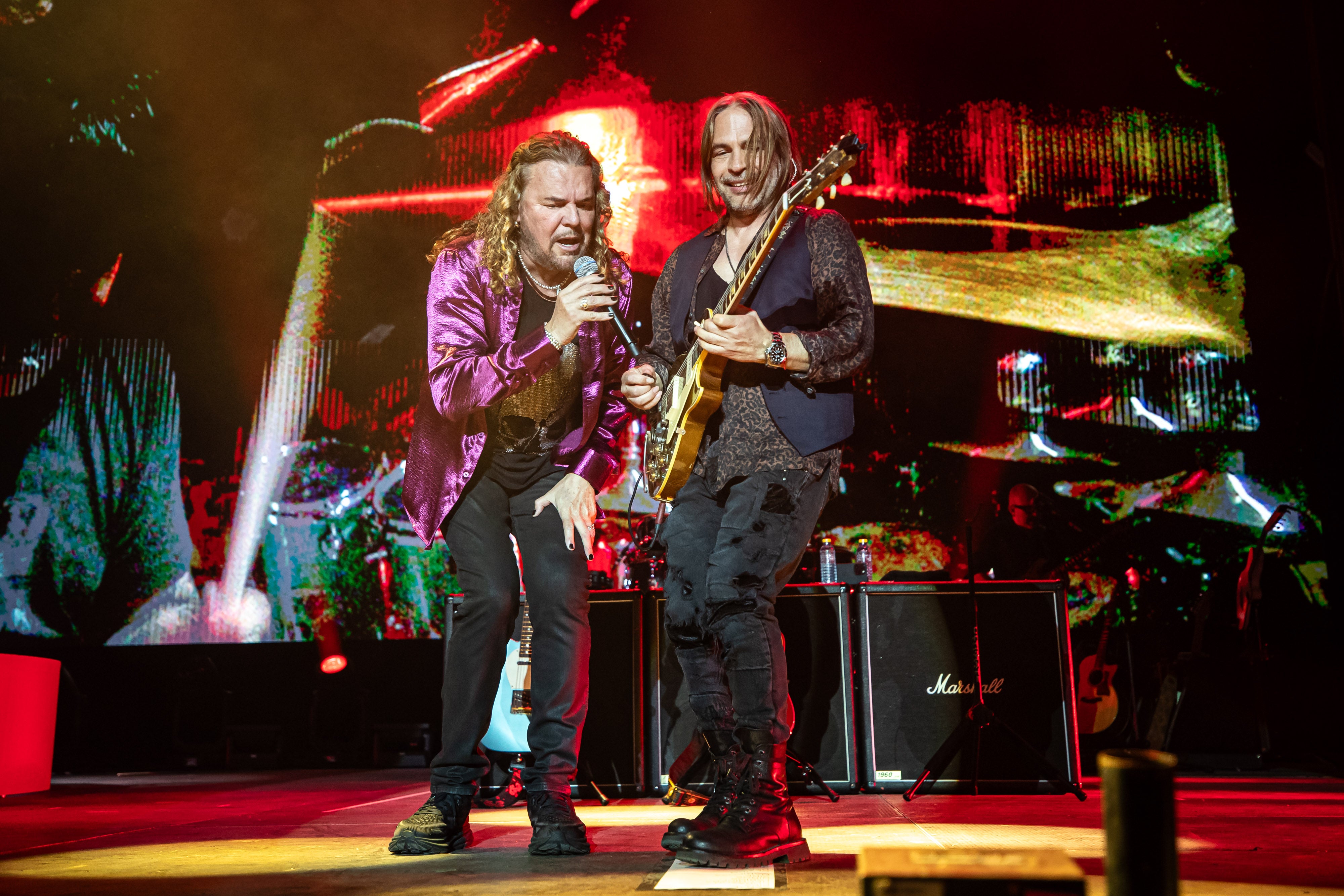 El público de la Plaza de Toros estaba ávido por escuchar los viejos éxitos de la banda de Jalisco.