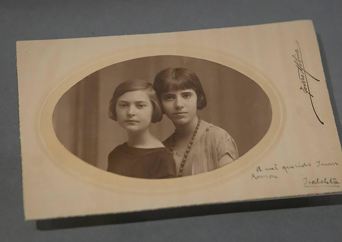 Imagen secundaria 1 - Documentos, fotos y objetos expuestos. 