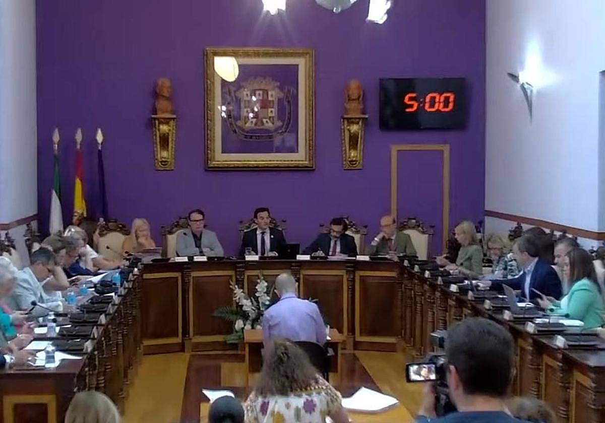 Debate de los grupos municipales en el pleno ordinario.