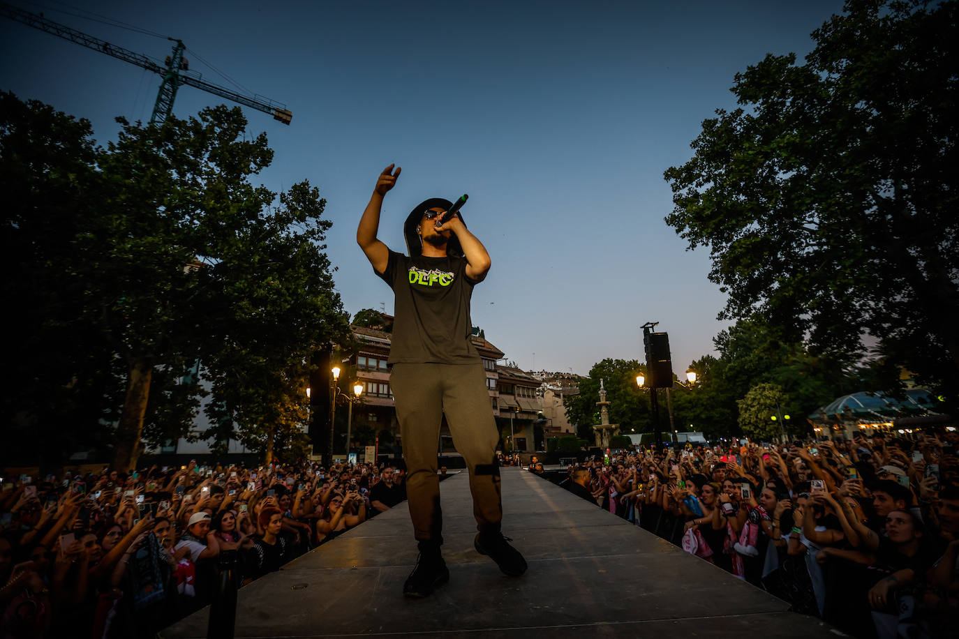 El concierto de Dellafuente en el Paseo del Salón, en imágenes