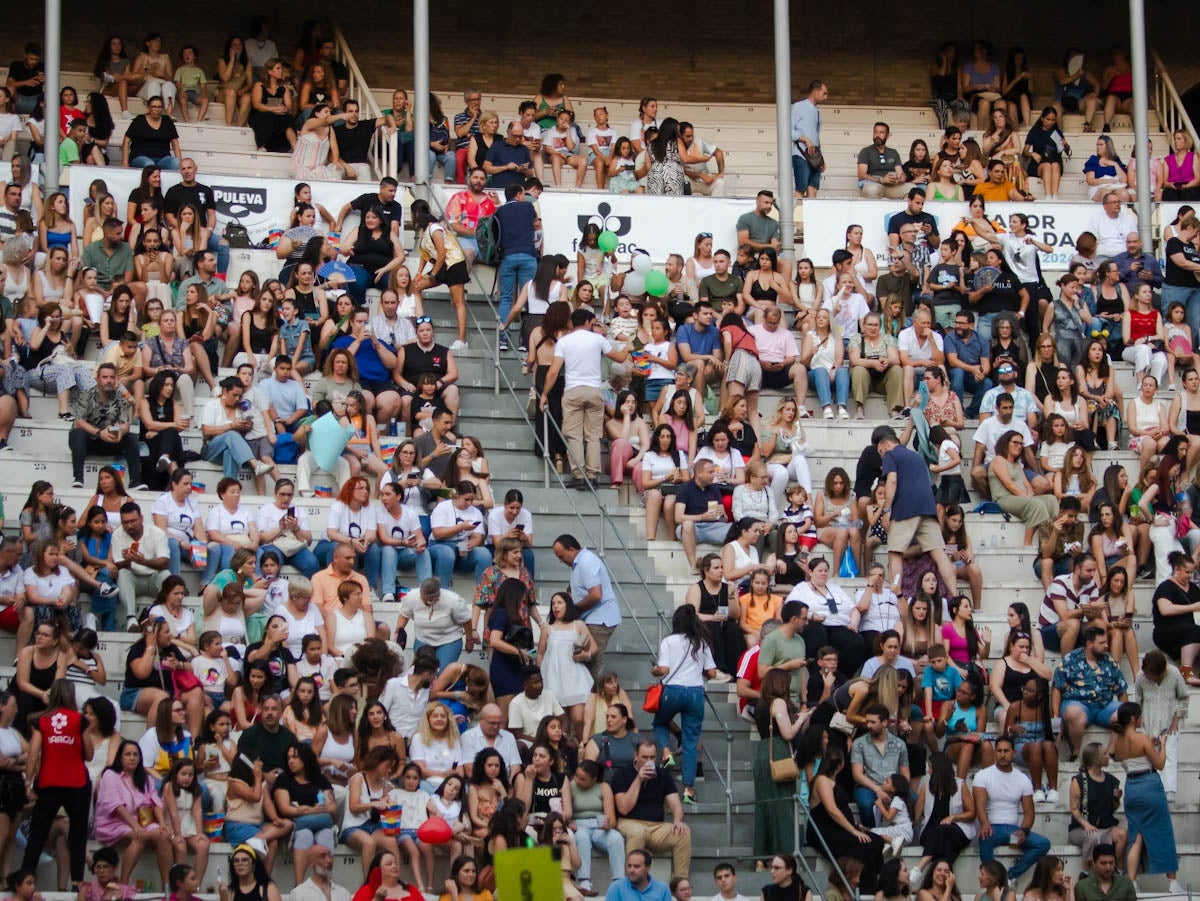 La &#039;Tribu&#039; de Camilo llena la Plaza de Toros