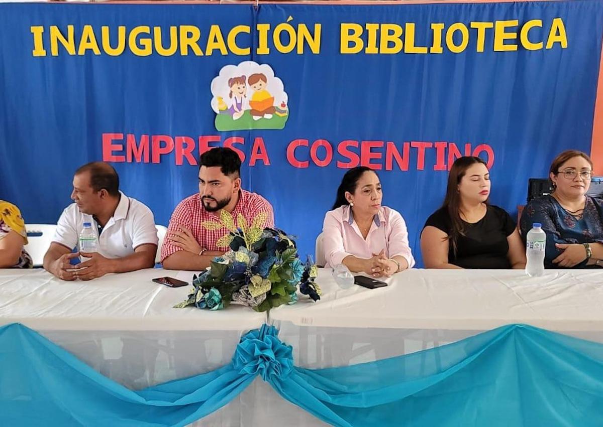 Imagen secundaria 1 - Nace la biblioteca «Empresa Cosentino» en El Paraíso, en el corazón de Honduras